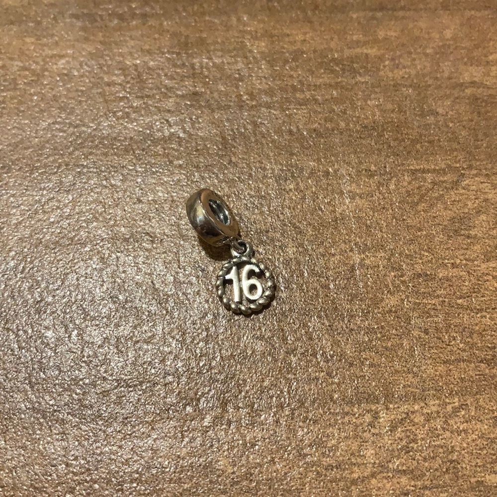 Pandora Sweet 16 Charm